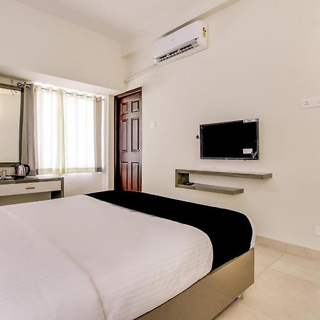 Capital O New Paradise Inn Irugur Экстерьер фото