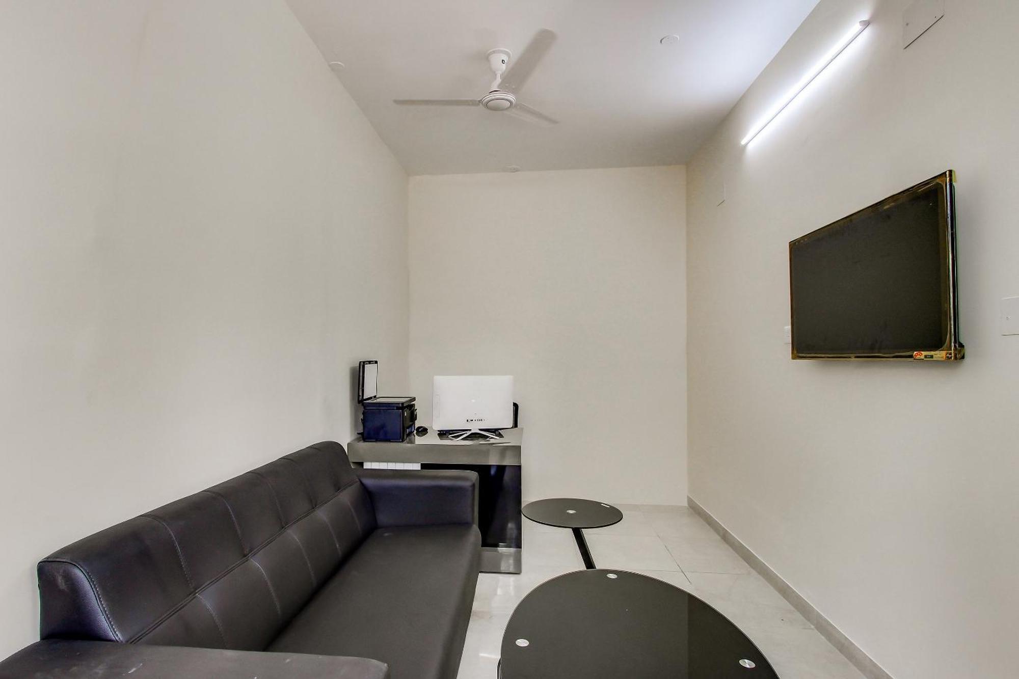 Capital O New Paradise Inn Irugur Экстерьер фото